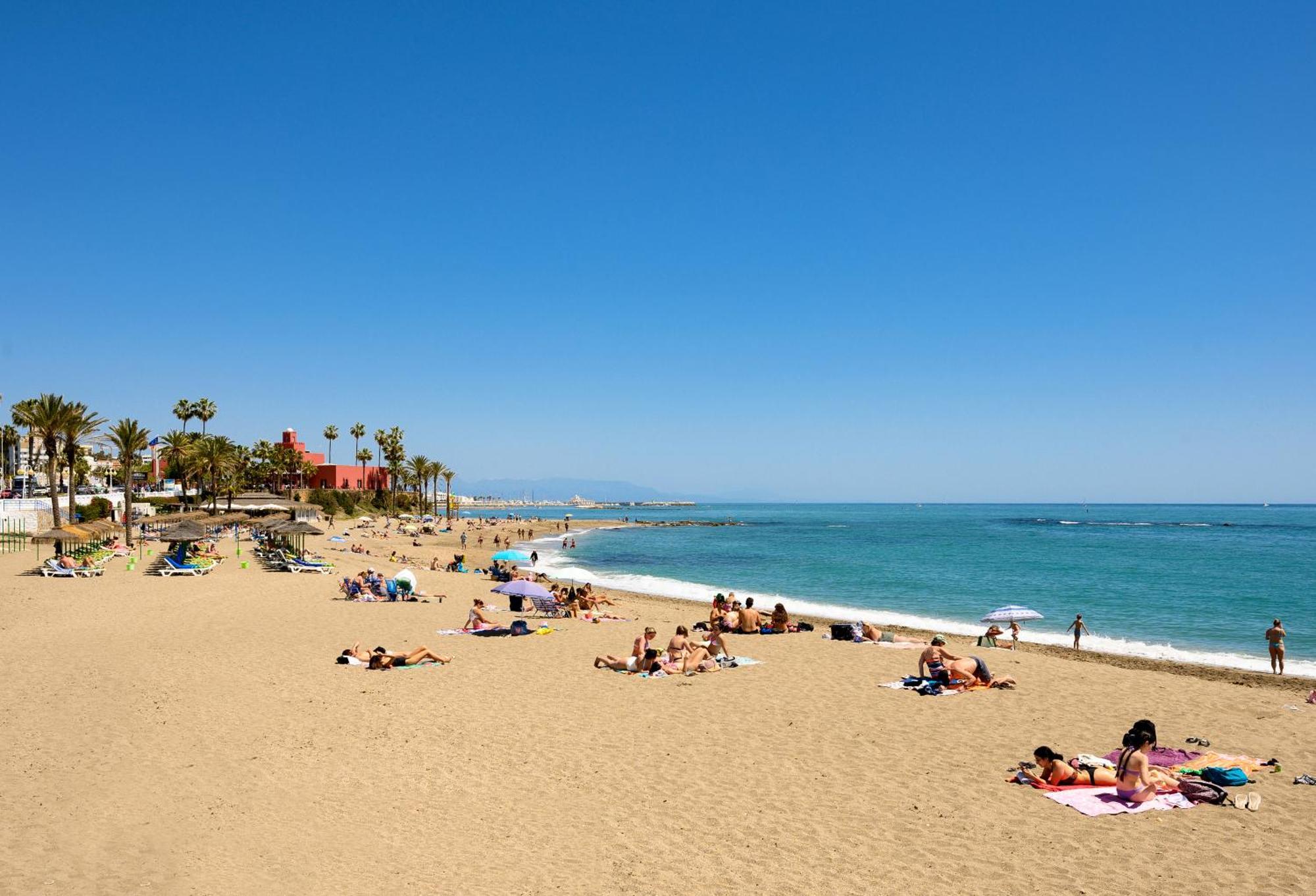 Sea View Apartment Benalmadena Bagian luar foto